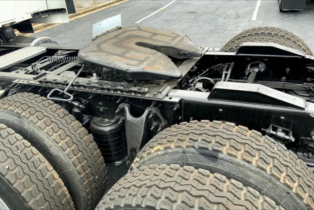 2023 INT LT625 6×4 Sleeper