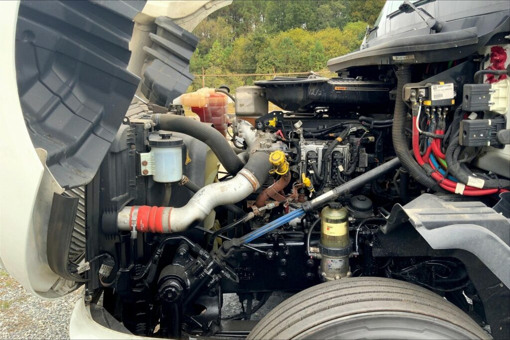 2023 INT LT625 6×4 Sleeper