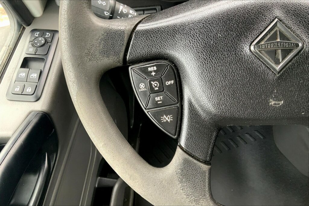 2023 INT LT625 6×4 Sleeper