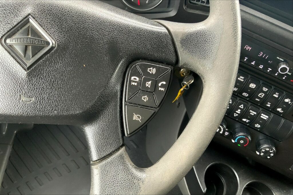 2023 INT LT625 6×4 Sleeper