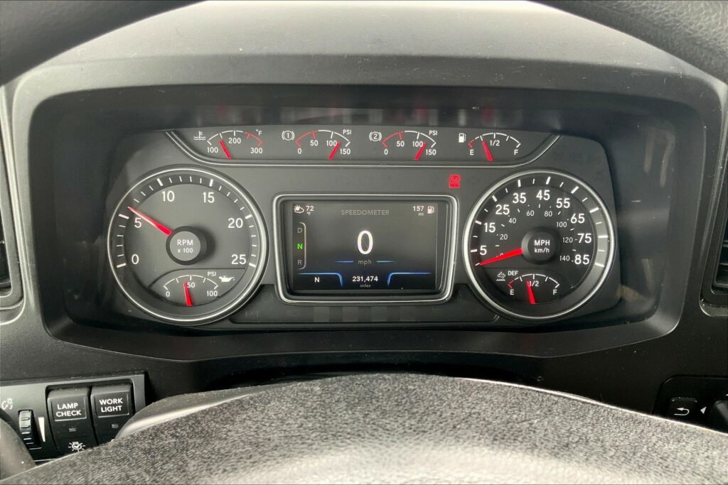 2023 INT LT625 6×4 Sleeper