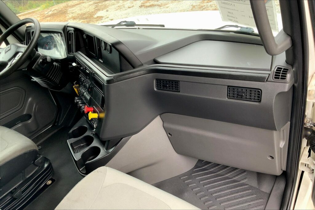 2023 INT LT625 6×4 Sleeper