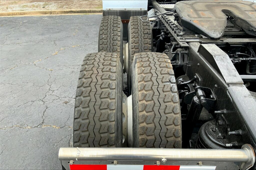 2023 INT LT625 6×4 Sleeper