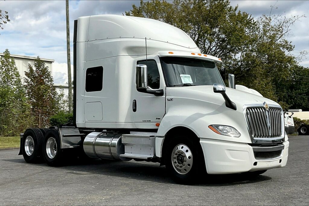 2022 INT LT625 6×4 Sleeper