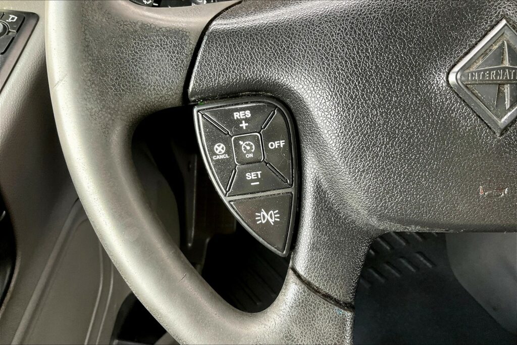 2022 INT LT625 6×4 Sleeper