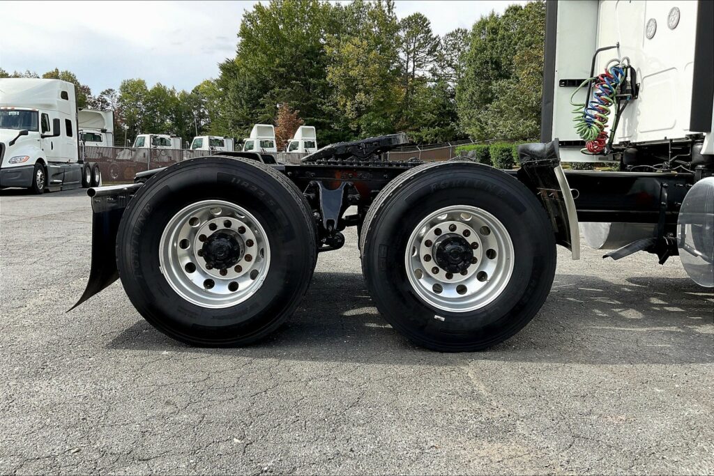 2022 INT LT625 6×4 Sleeper