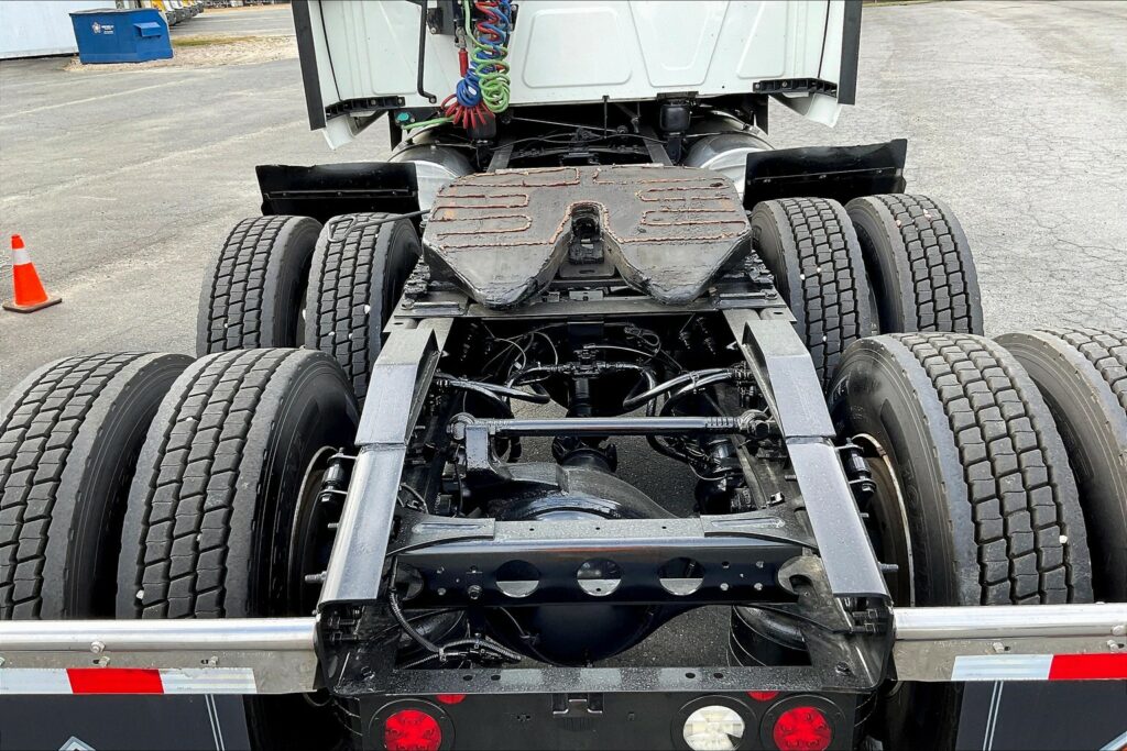 2022 INT LT625 6×4 Sleeper