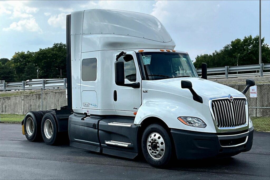 2022 INT LT625 6×4 Sleeper