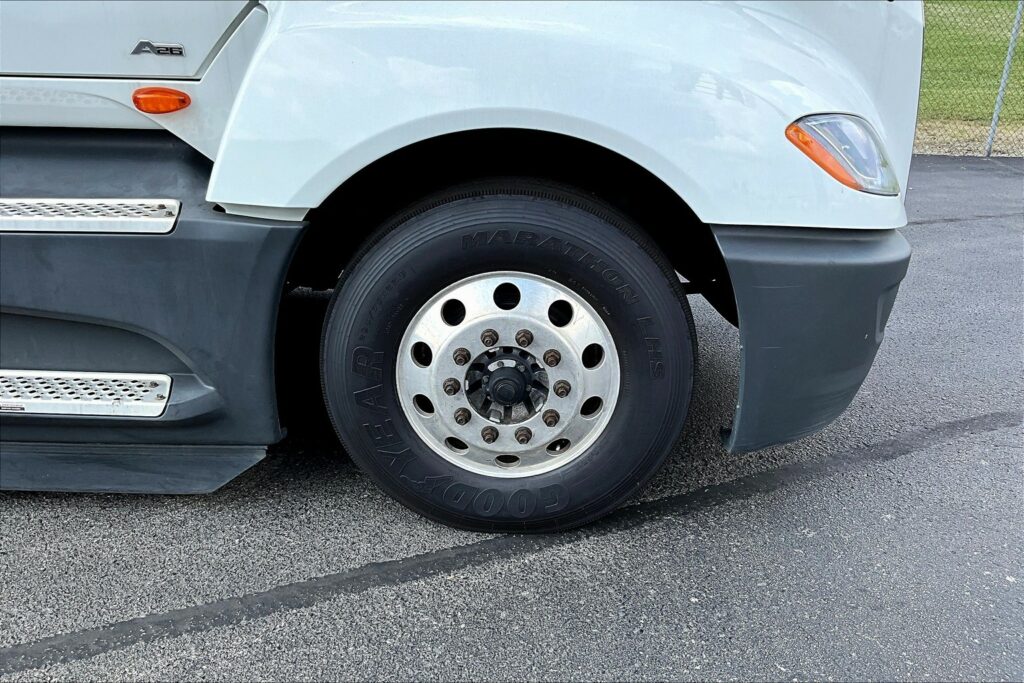 2022 INT LT625 6×4 Sleeper