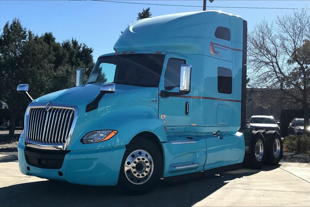 2022 INT LT625 6×4 Sleeper