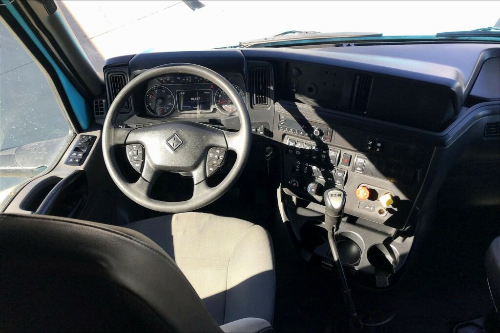 2022 INT LT625 6×4 Sleeper