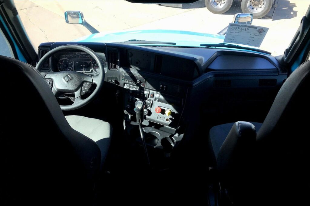 2022 INT LT625 6×4 Sleeper