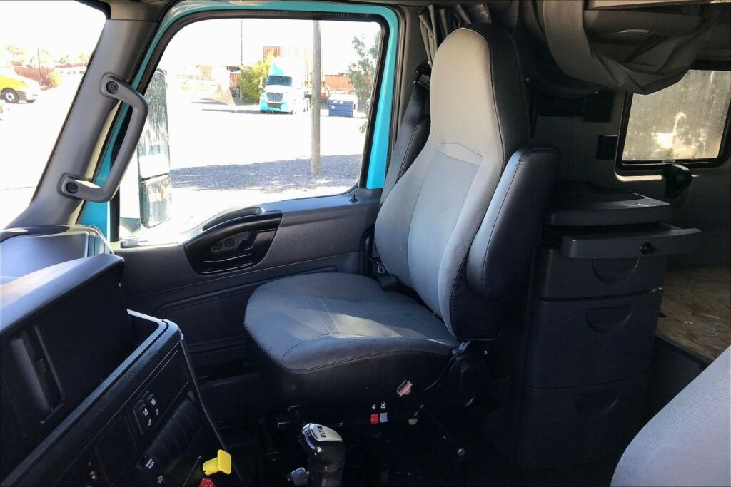 2022 INT LT625 6×4 Sleeper