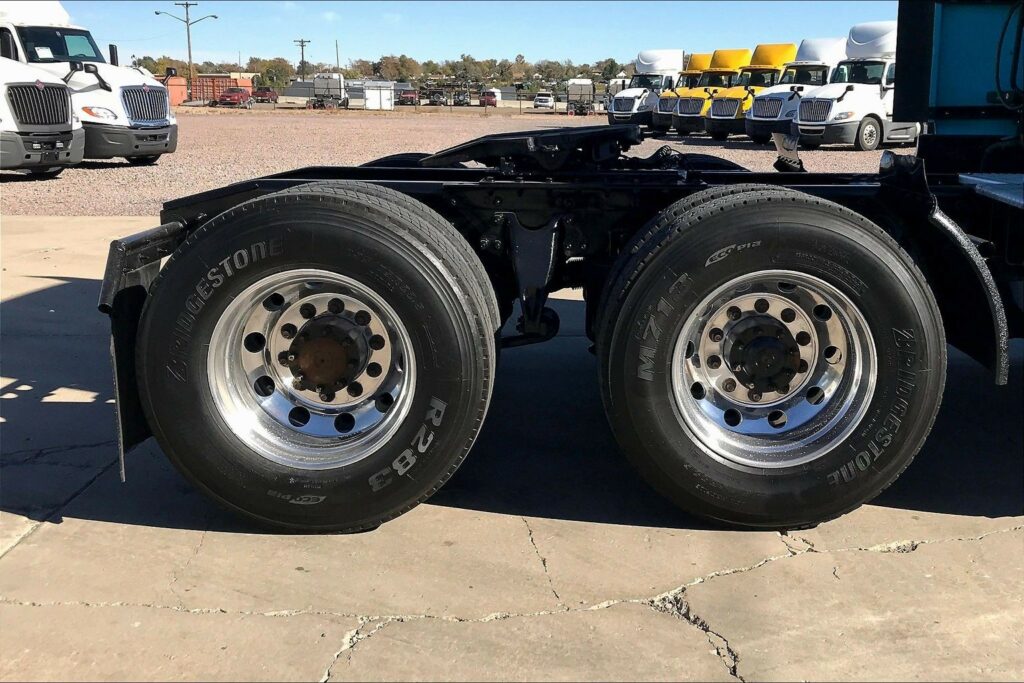 2022 INT LT625 6×4 Sleeper