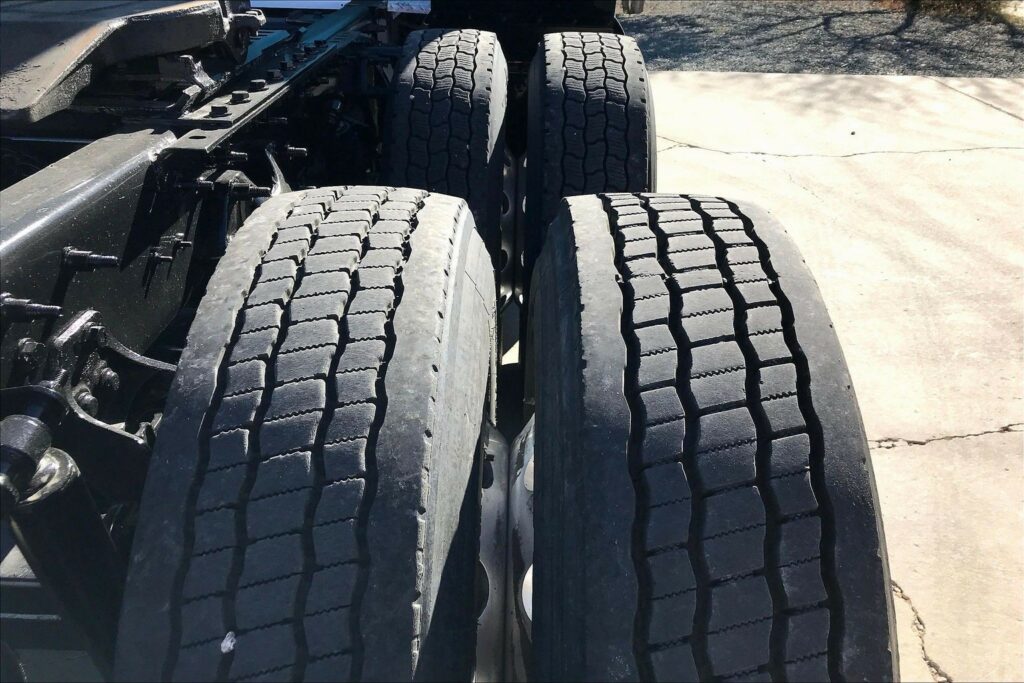 2022 INT LT625 6×4 Sleeper