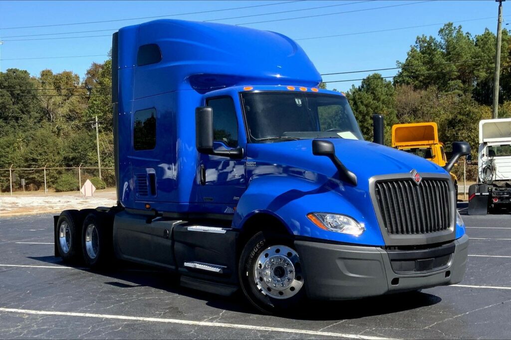 2022 INT LT625 6×4 Sleeper