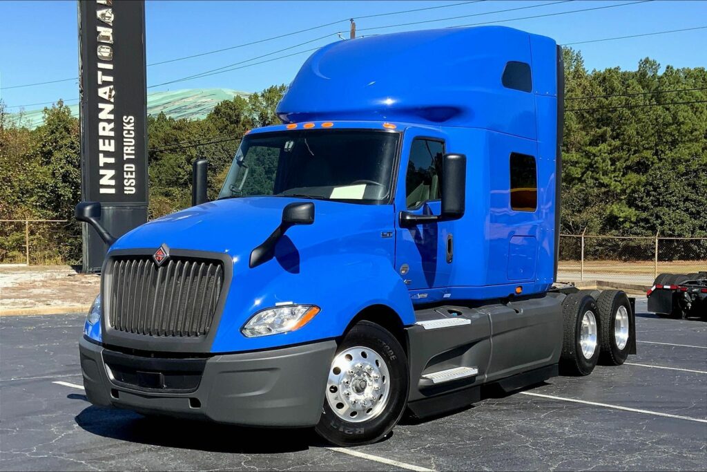 2022 INT LT625 6×4 Sleeper