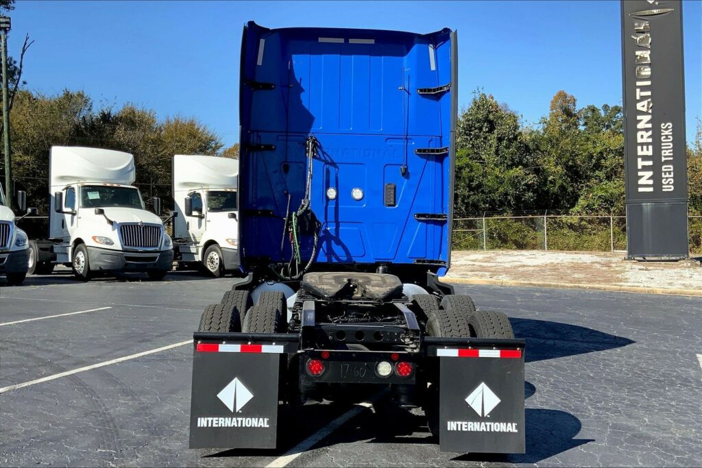 2022 INT LT625 6×4 Sleeper