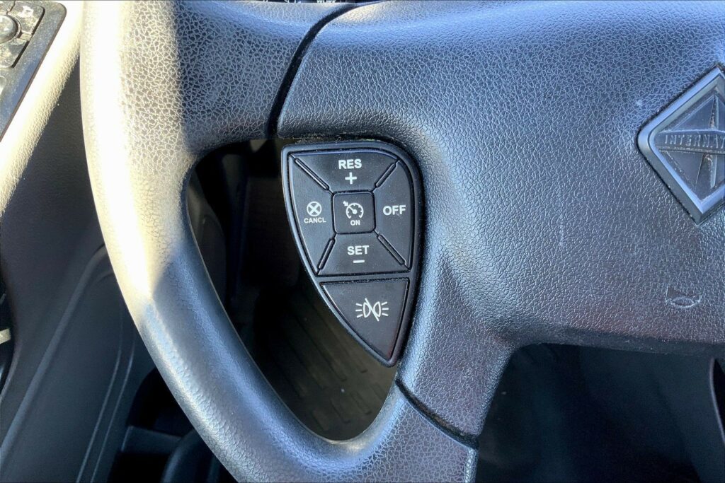 2022 INT LT625 6×4 Sleeper