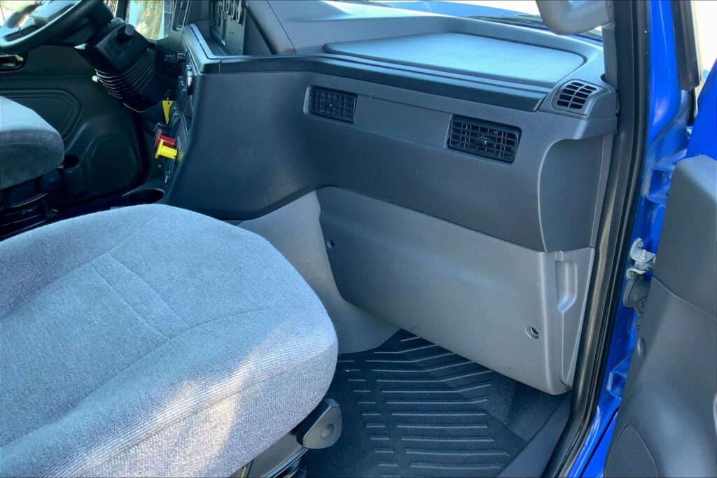 2022 INT LT625 6×4 Sleeper