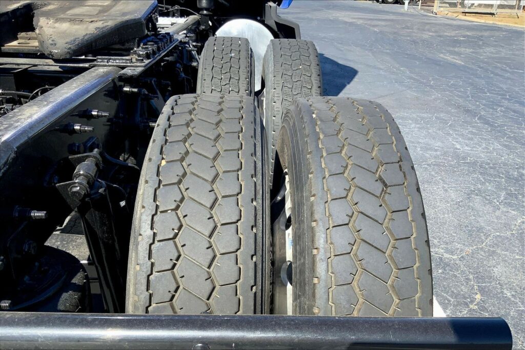 2022 INT LT625 6×4 Sleeper