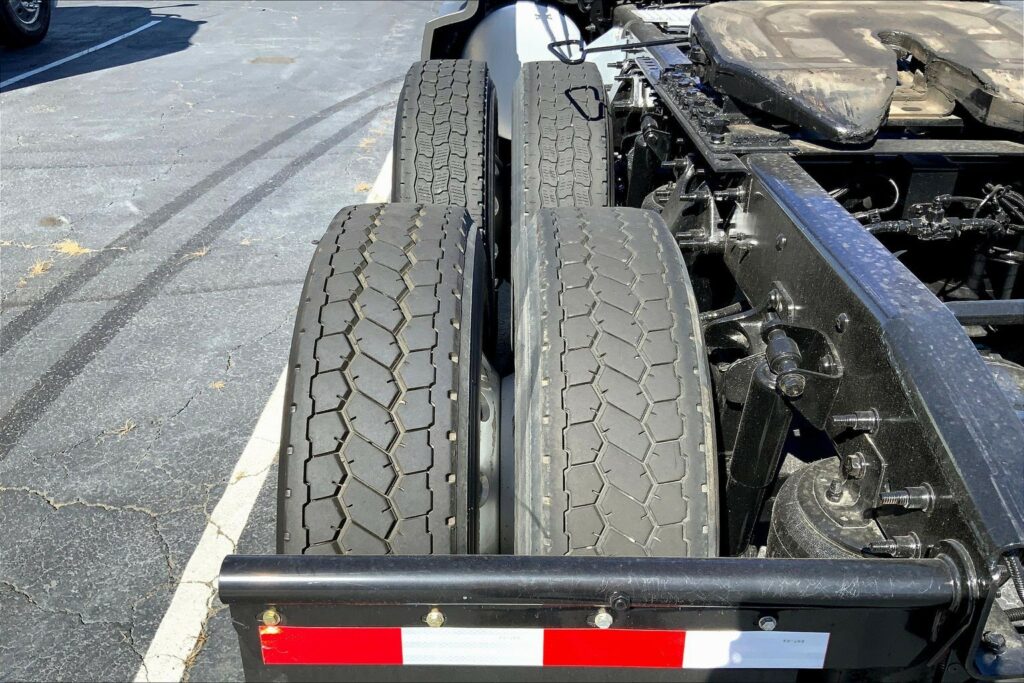 2022 INT LT625 6×4 Sleeper