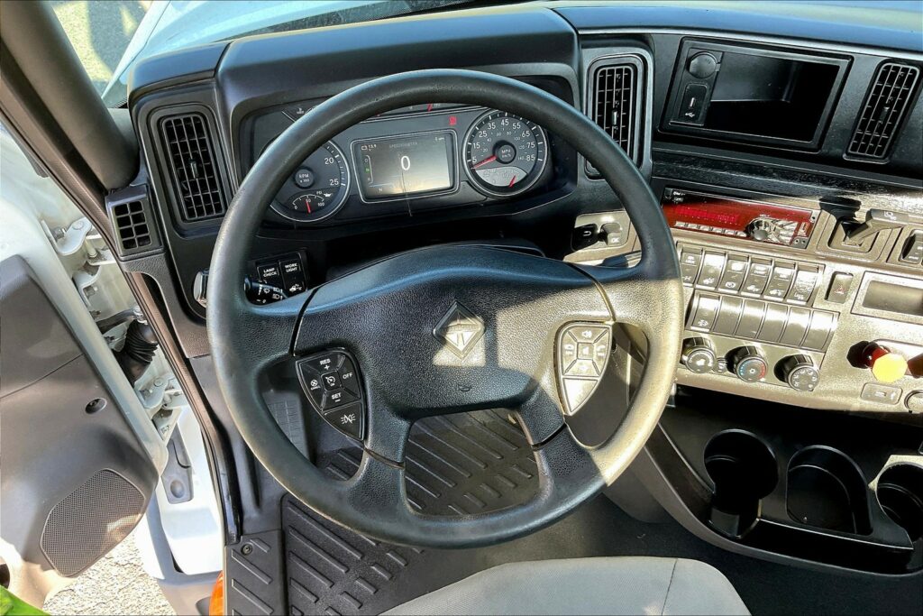 2019 INT LT625 6×4 Day Cab