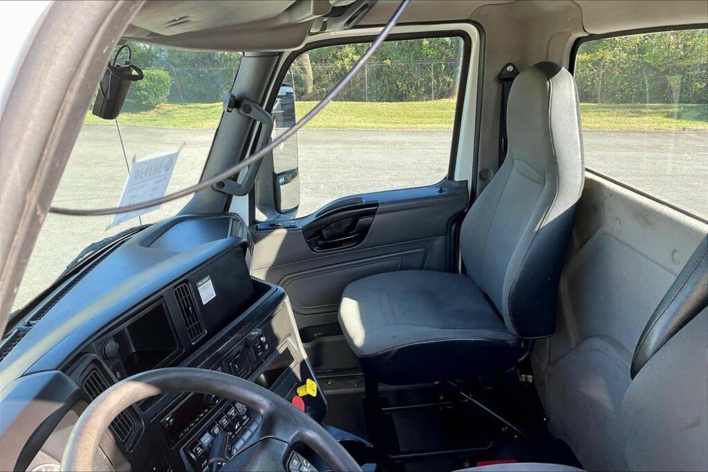 2019 INT LT625 6×4 Day Cab