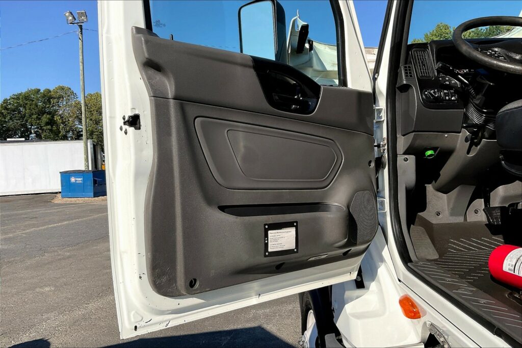 2019 INT LT625 6×4 Day Cab