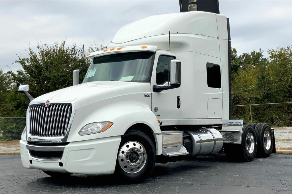 2023 INT LT625 6×4 Sleeper