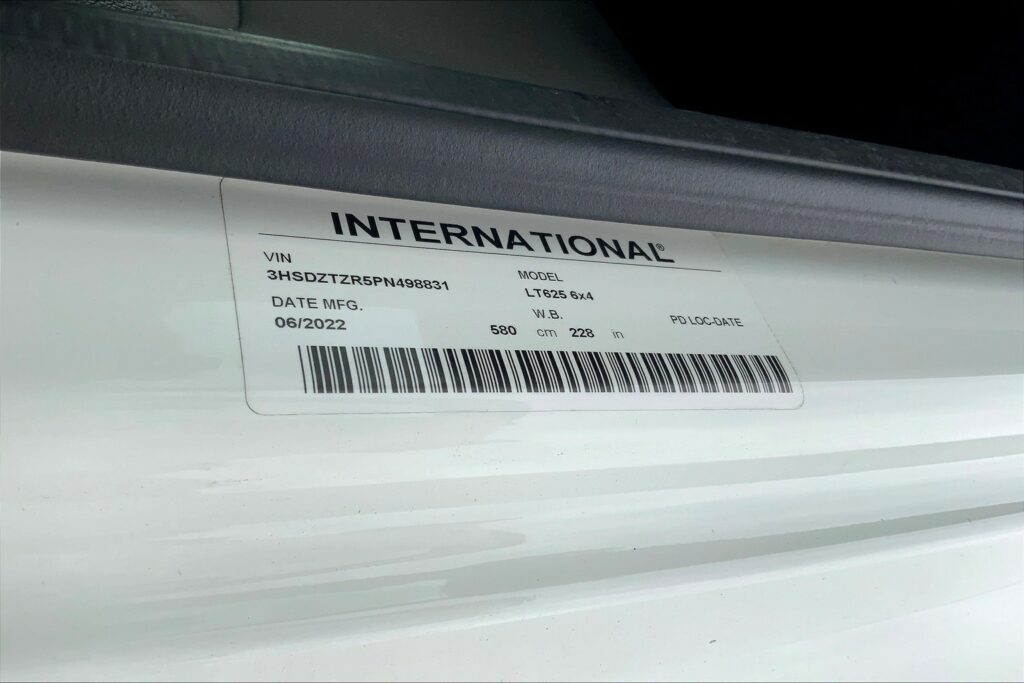 2023 INT LT625 6×4 Sleeper