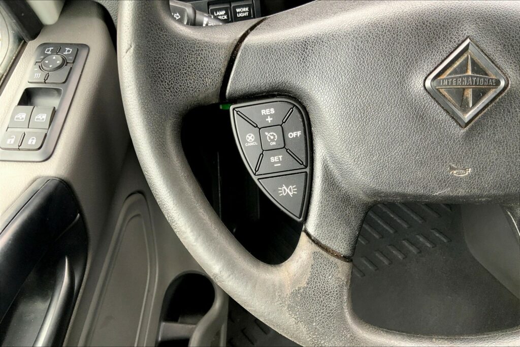 2023 INT LT625 6×4 Sleeper