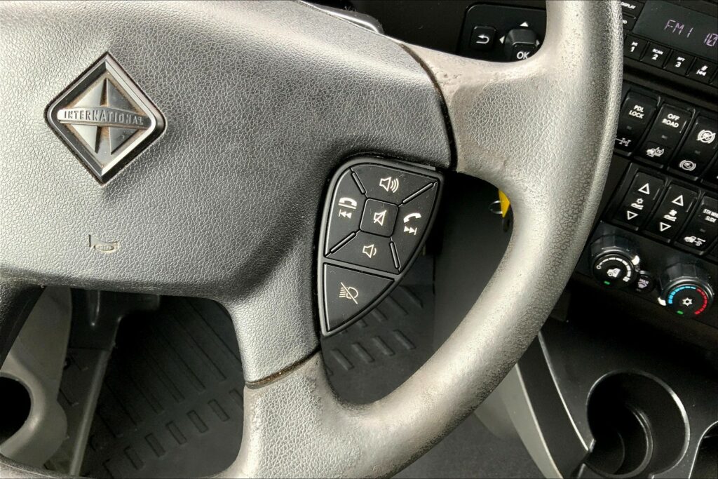 2023 INT LT625 6×4 Sleeper