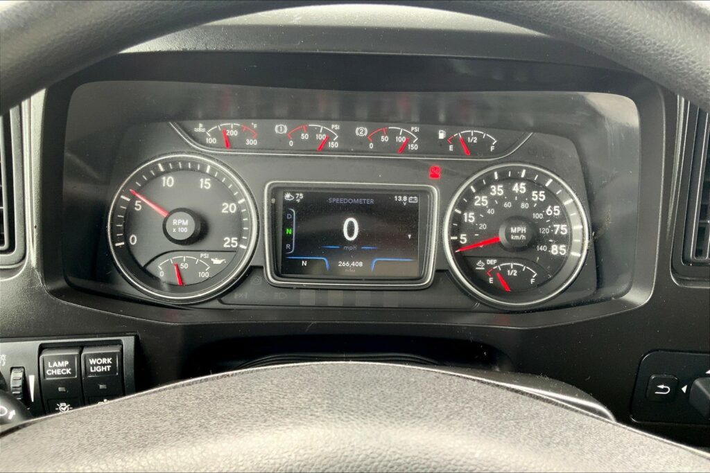 2023 INT LT625 6×4 Sleeper