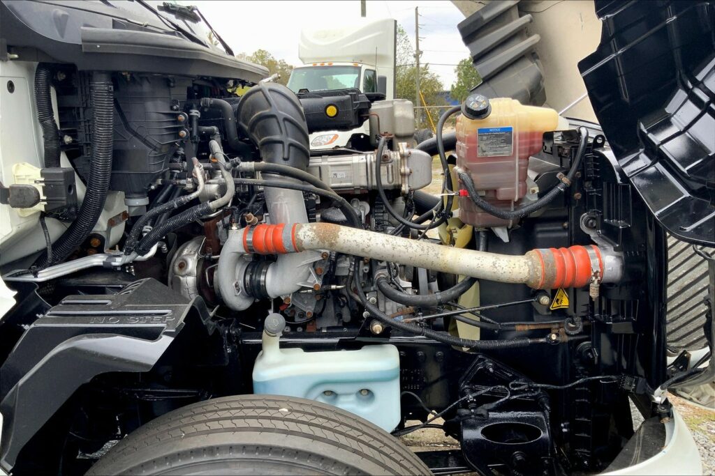 2023 INT LT625 6×4 Sleeper