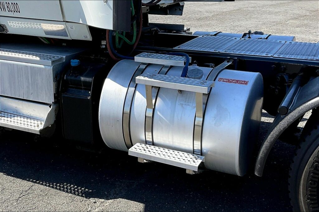 2019 INT LT625 6×4 Day Cab