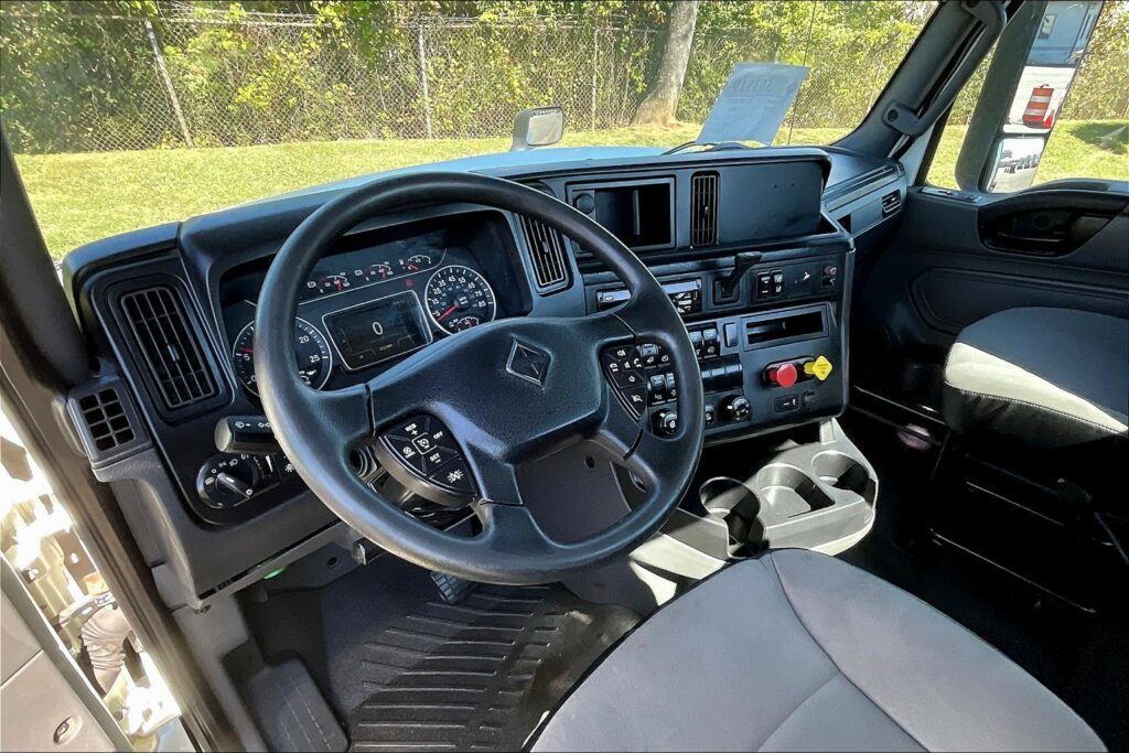 2019 INT LT625 6×4 Day Cab