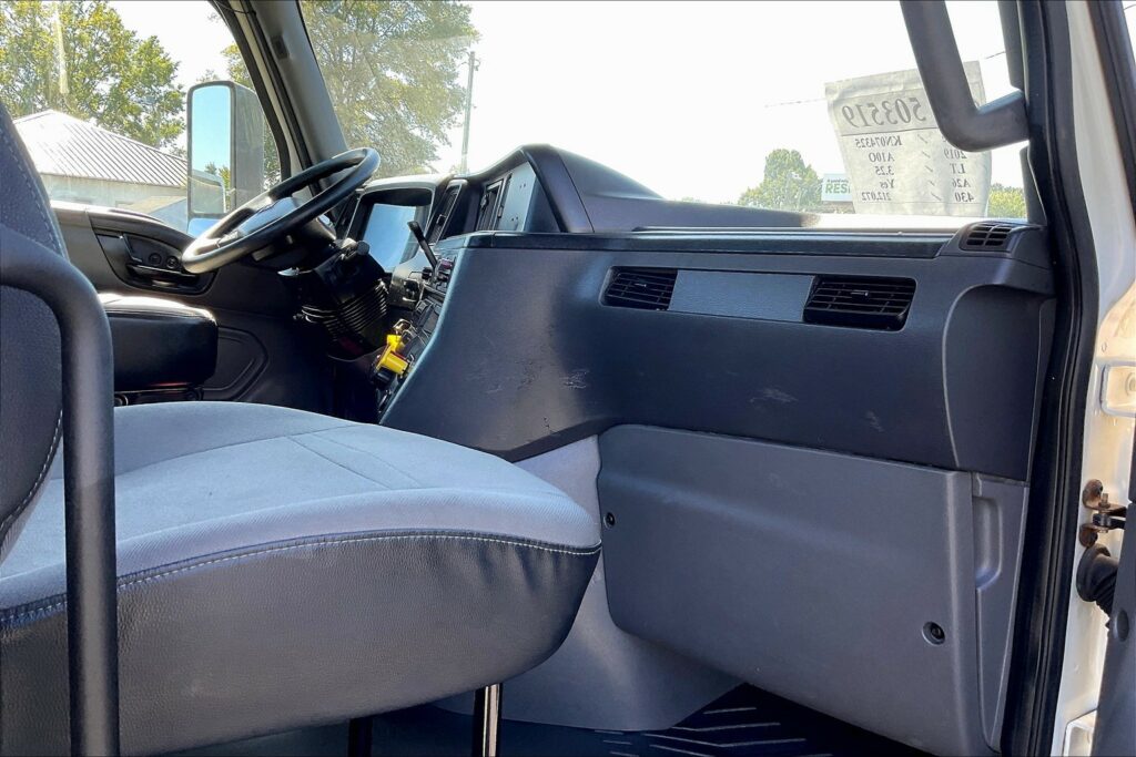 2019 INT LT625 6×4 Day Cab
