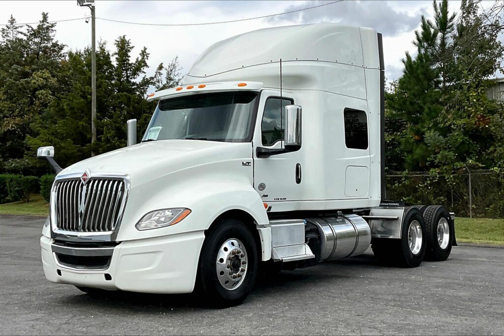 2022 INT LT625 6×4 Sleeper