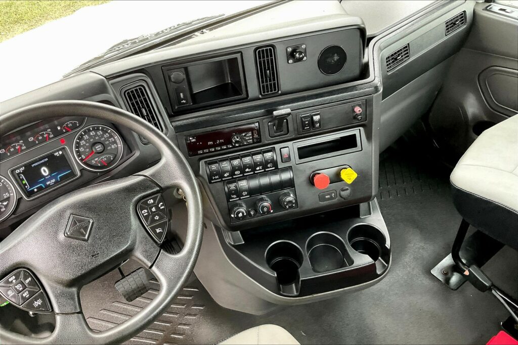 2019 INT LT625 6×4 Day Cab