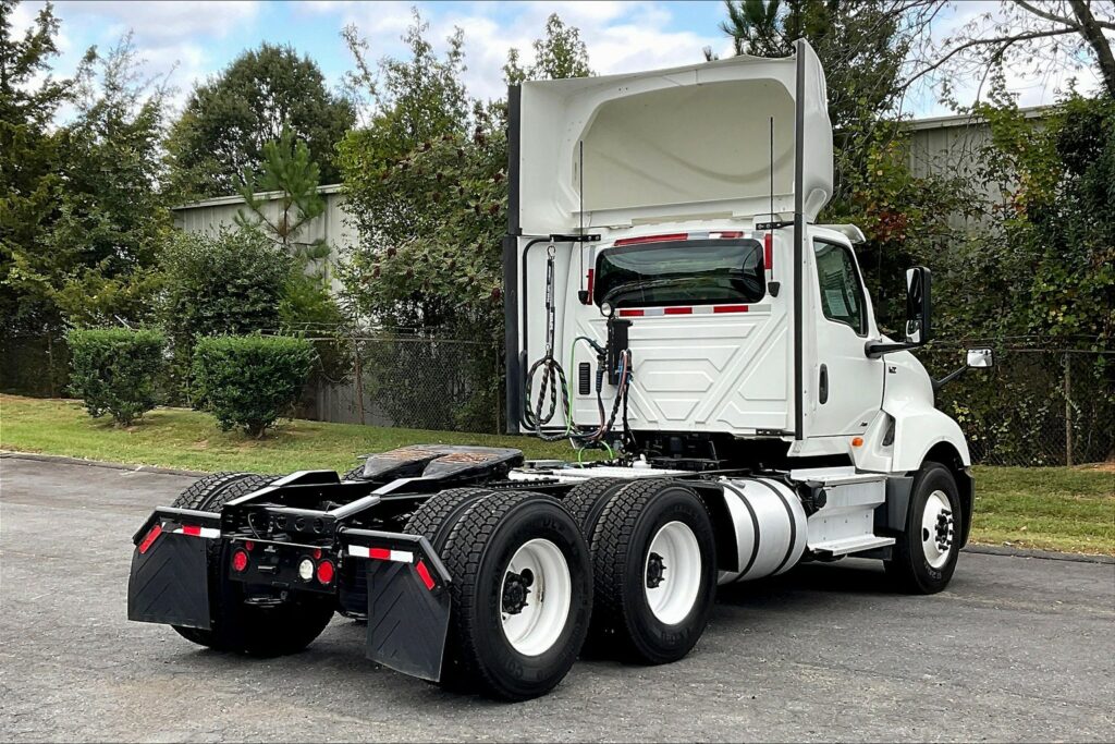 2019 INT LT625 6×4 Day Cab