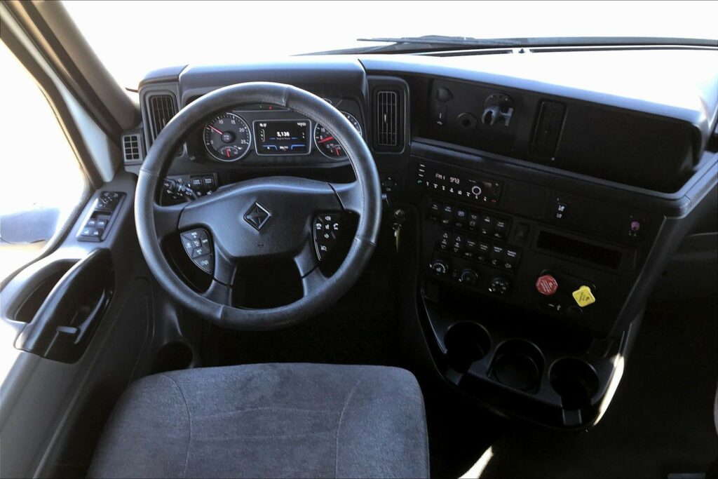 2022 INT LT625 6×4 Sleeper