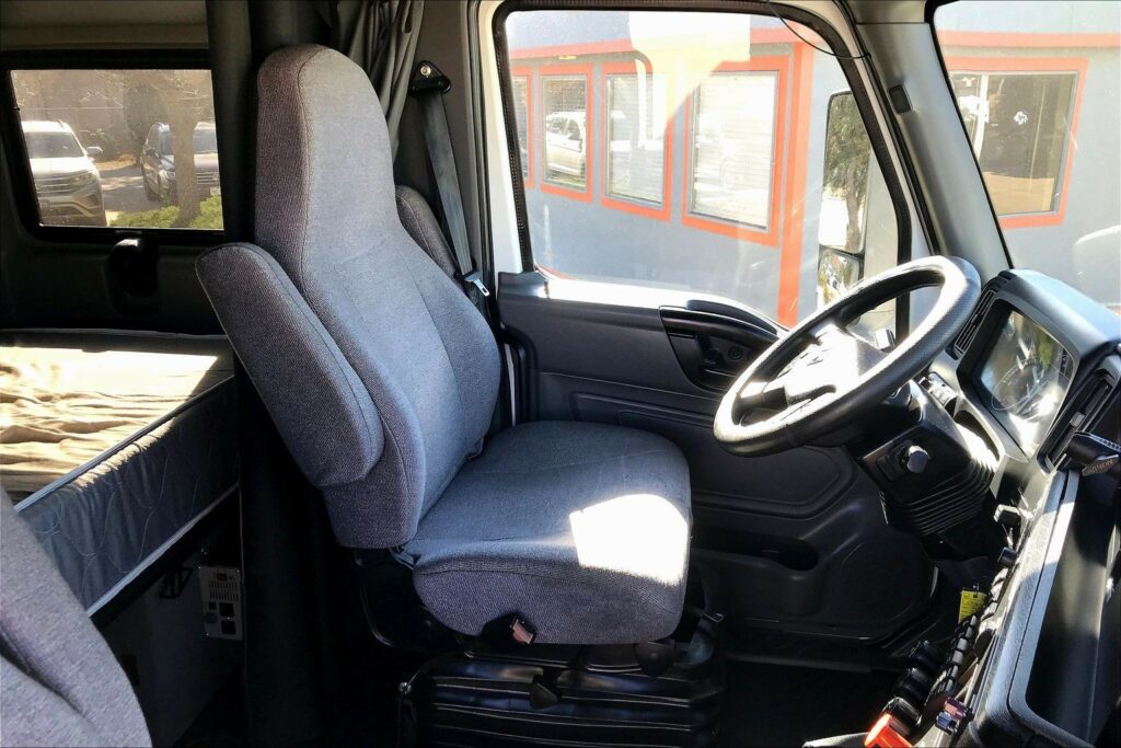 2022 INT LT625 6×4 Sleeper