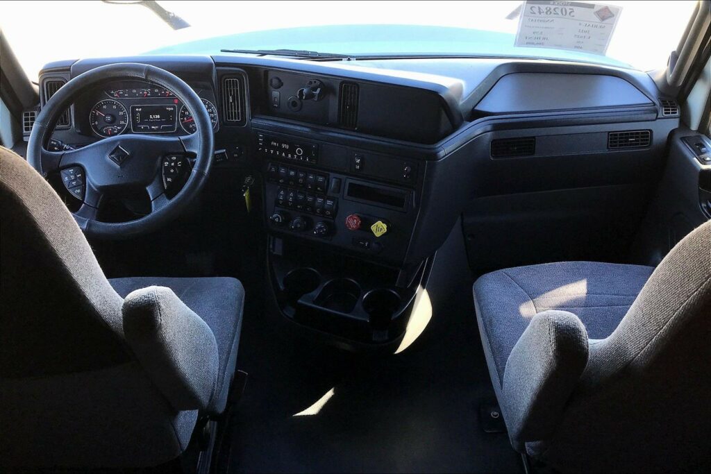 2022 INT LT625 6×4 Sleeper