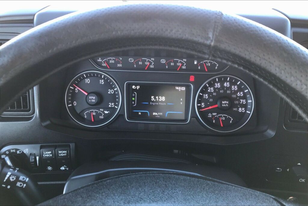 2022 INT LT625 6×4 Sleeper