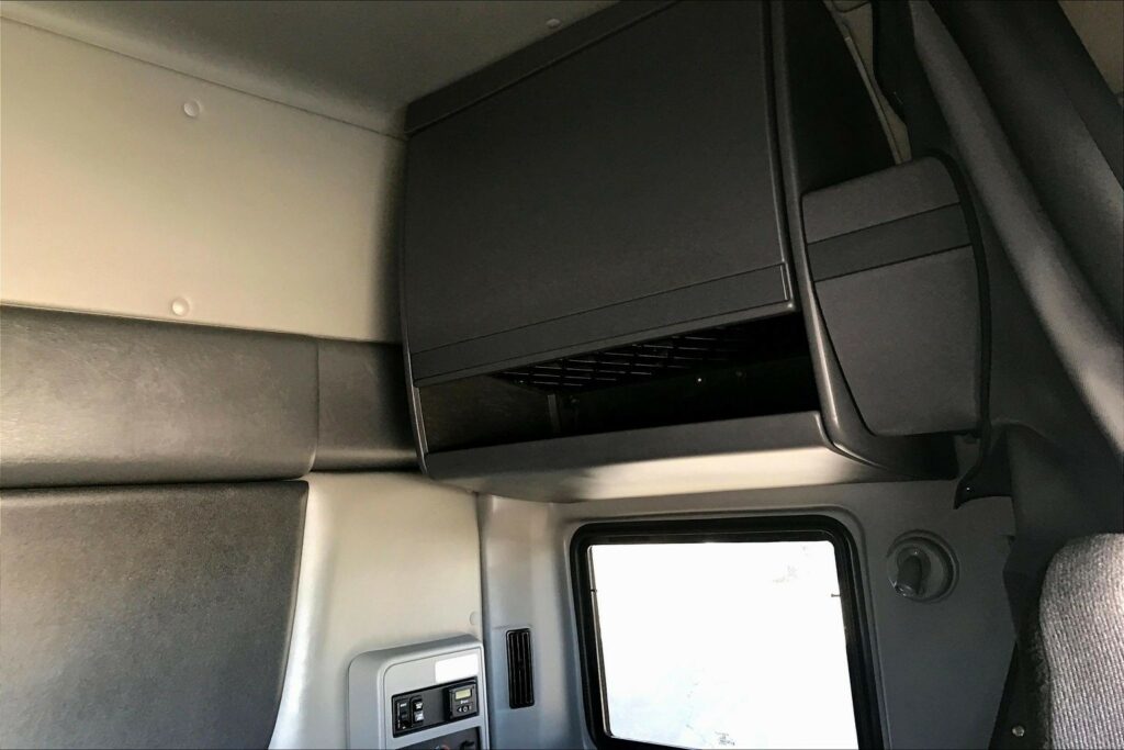 2022 INT LT625 6×4 Sleeper