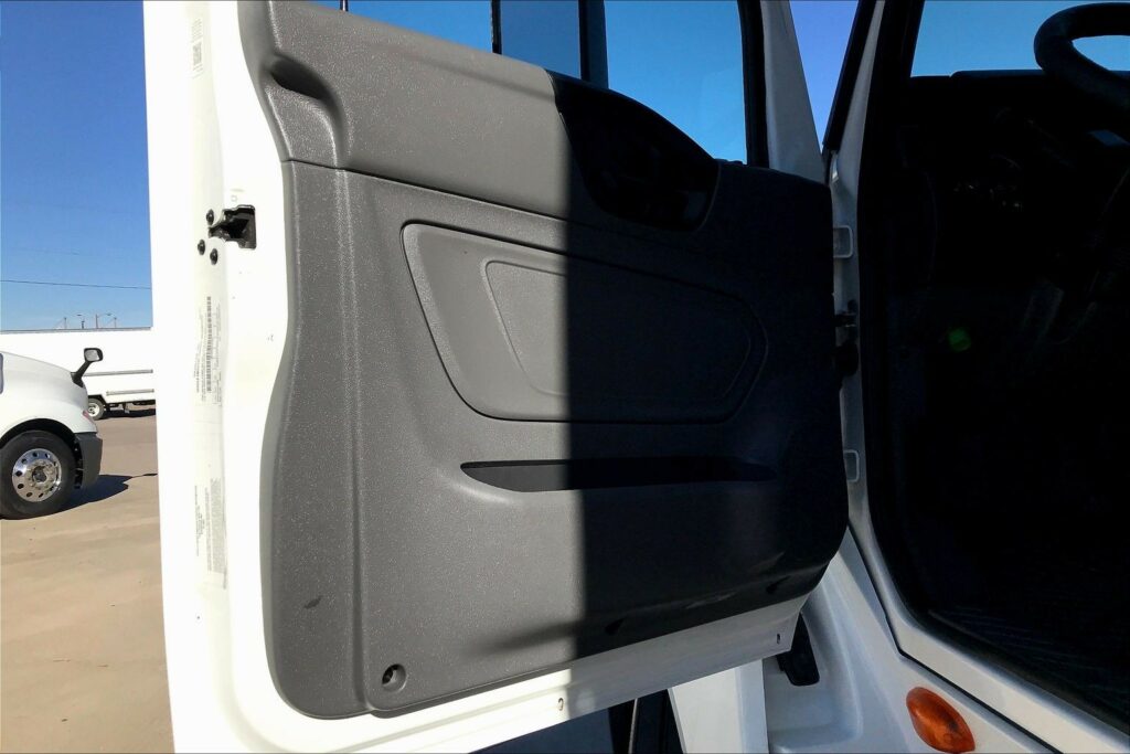 2022 INT LT625 6×4 Sleeper