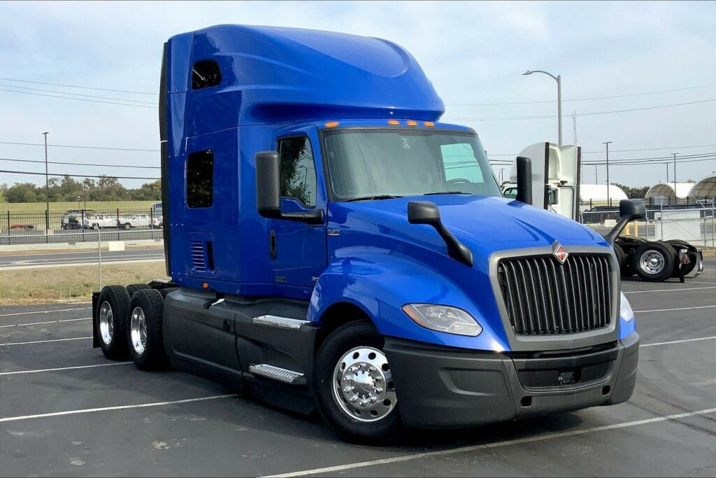 2022 INT LT625 6×4 Sleeper