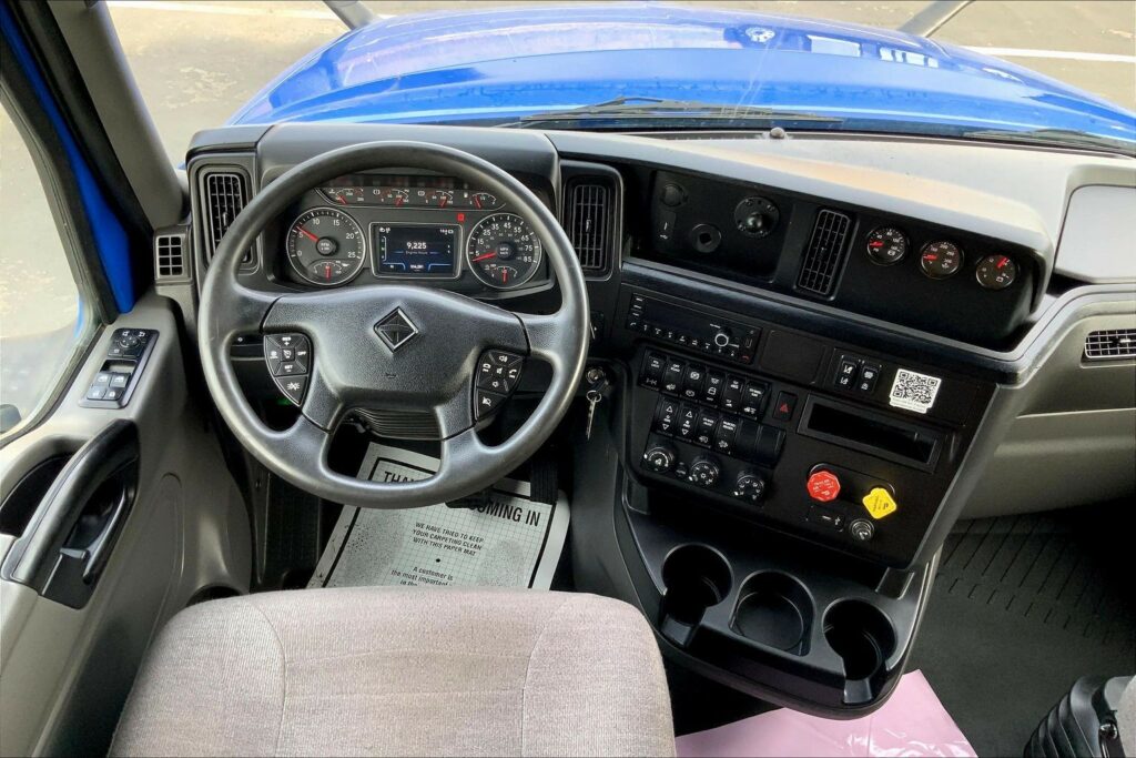 2022 INT LT625 6×4 Sleeper