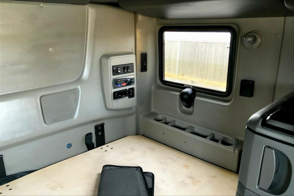 2022 INT LT625 6×4 Sleeper